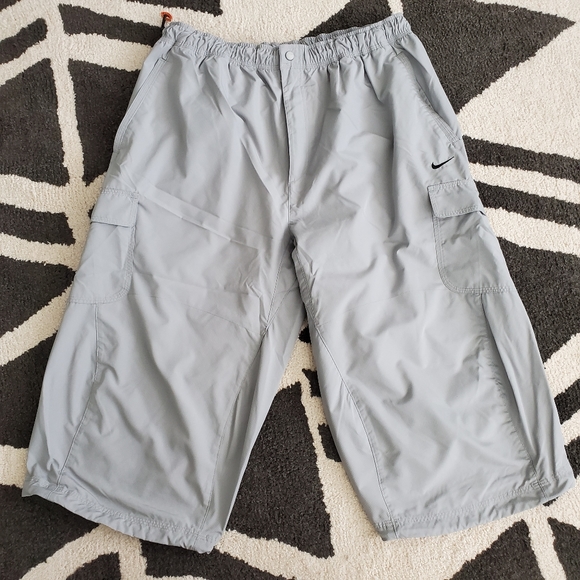 nike cargo shorts elastic waist